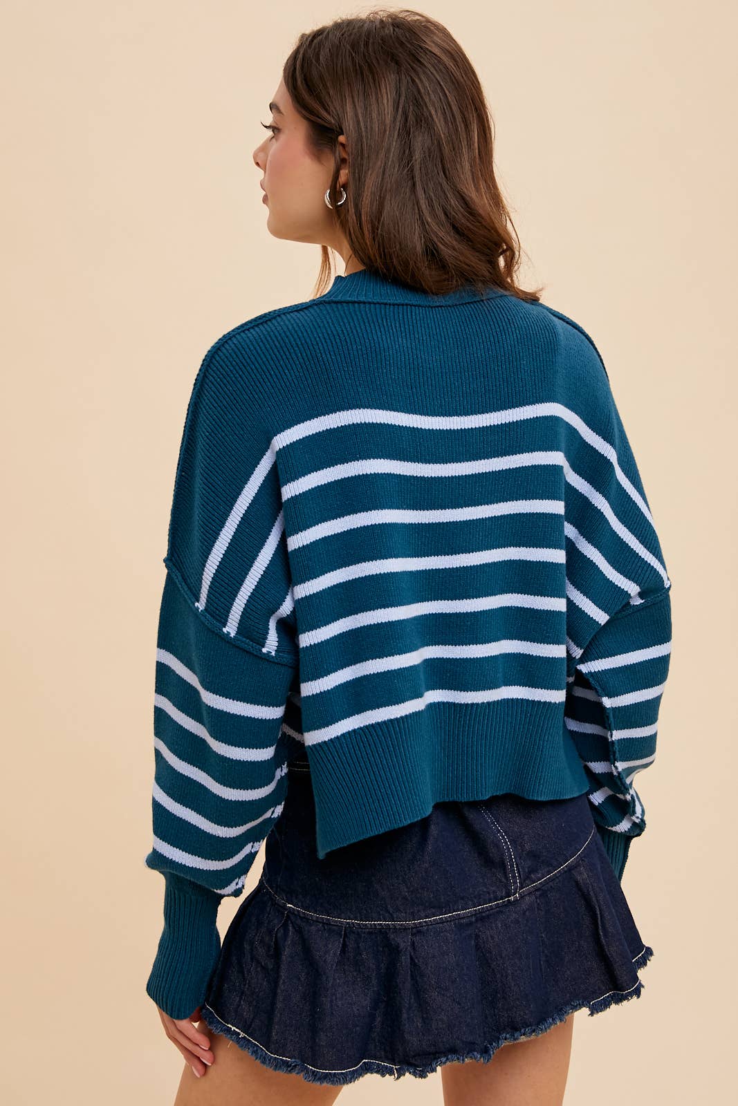 STRIPED MOCK NECK CROPPED SWEATER