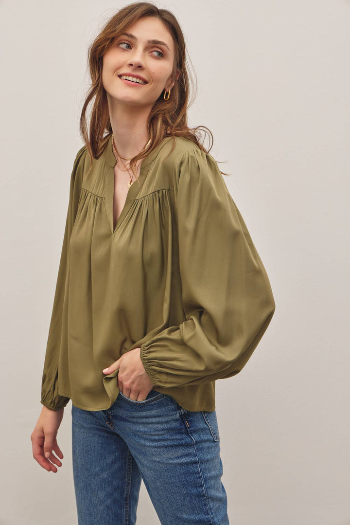 CLASSIC SPLIT NECK BALLOON SLEEVED BLOUSE TOP